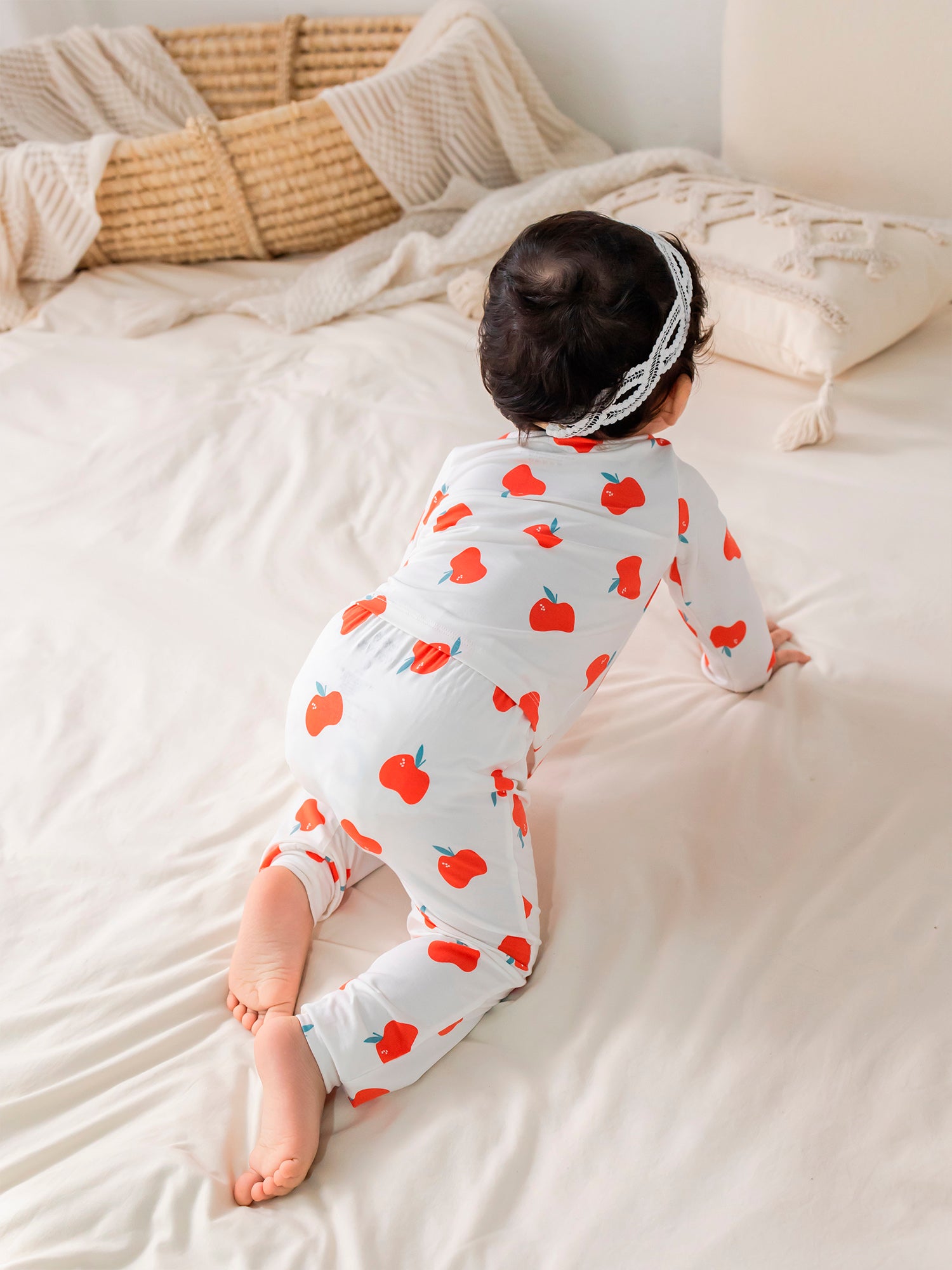 Baby Allover Print Long-Sleeved Top And Bottom Set