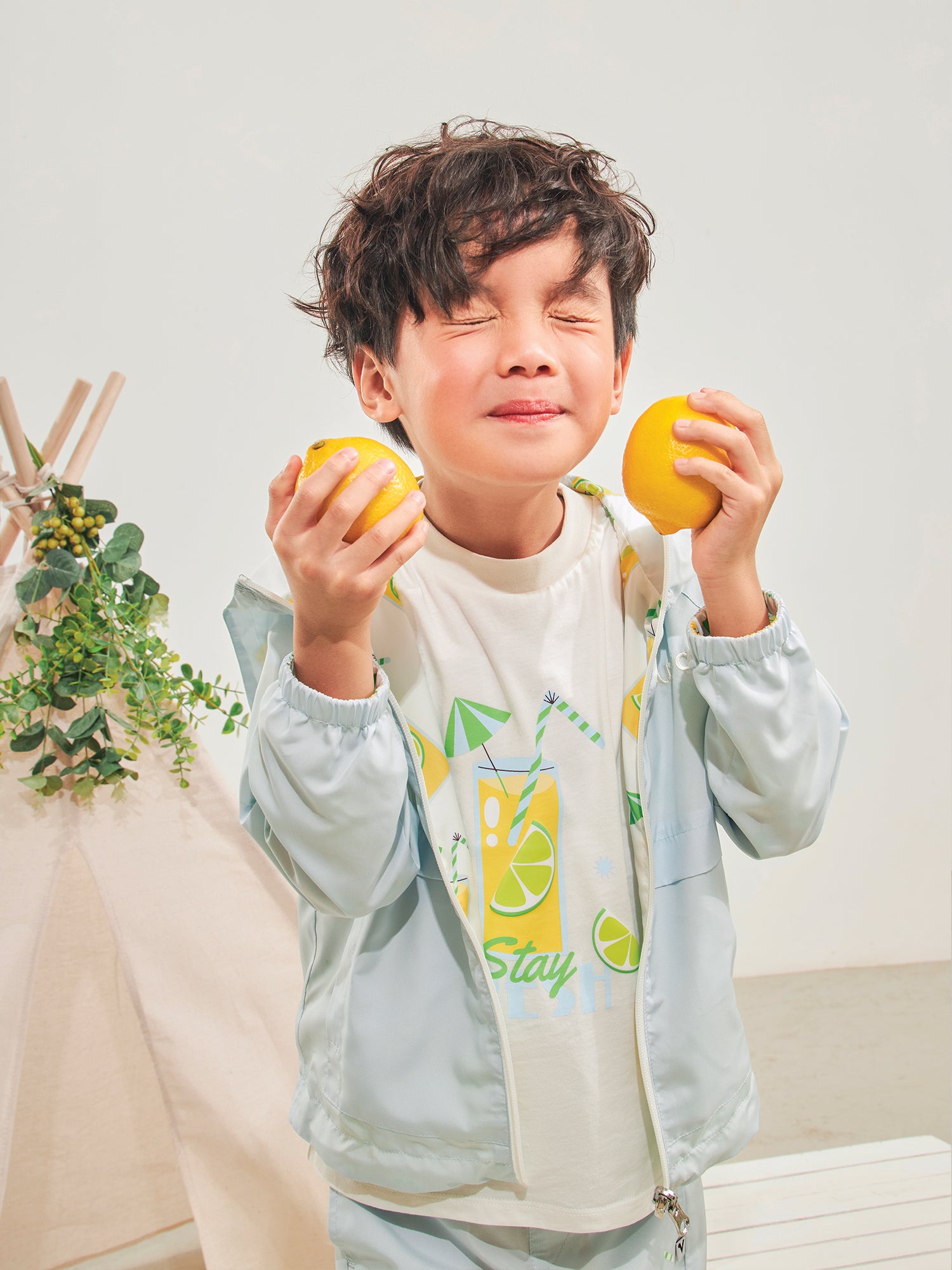 Kid Reversible All-Over Lemon Tea Print Zipped Windbreaker
